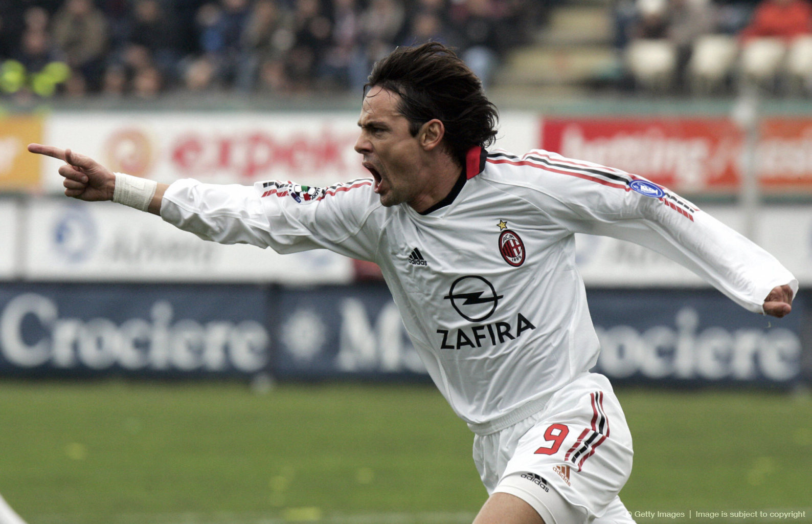 他都表现得 他都表现得